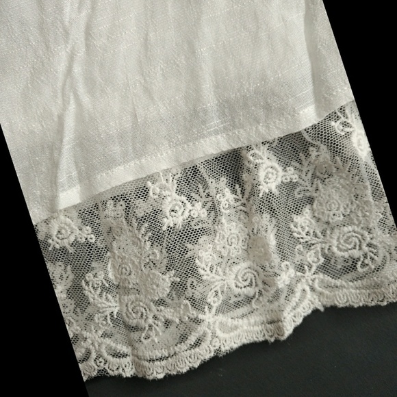 On or Off Shoulder Rufffle & Lace Dress - Picture 3 of 5